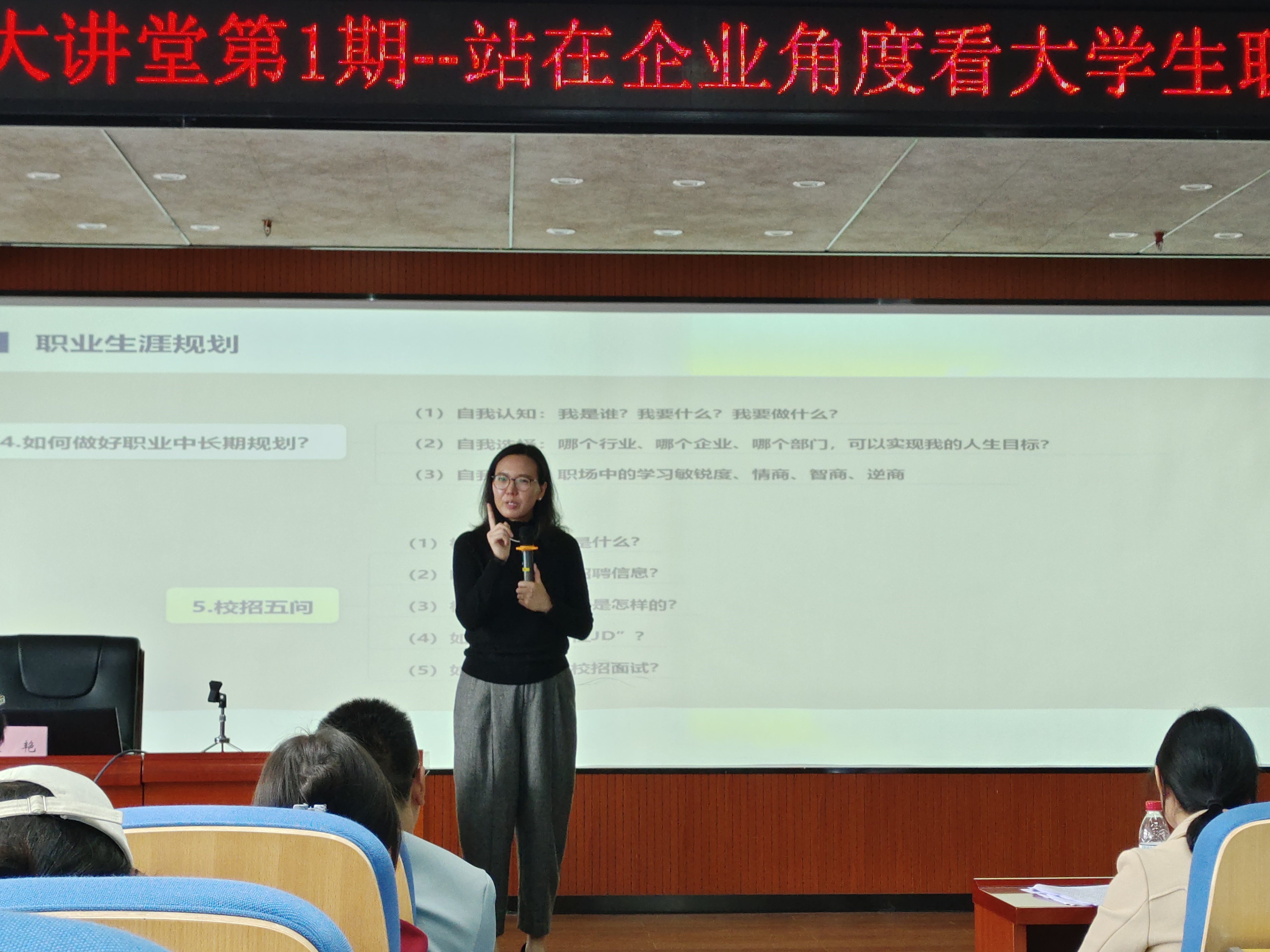 UbgJ_1699791888049043314.jpg